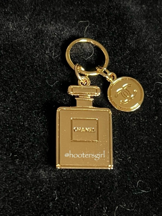 CHANEL Black Ribbon Charm with Gold N°5 Bottle Pendant main image 5